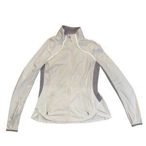 Lululemon Athletica Women's Wind Breaker in Light Gray and White